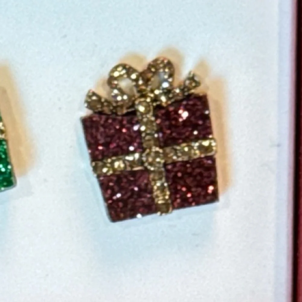 Betsey Johnson Christmas Present Gift Rhinestone Stud Earrings Red Green Gold